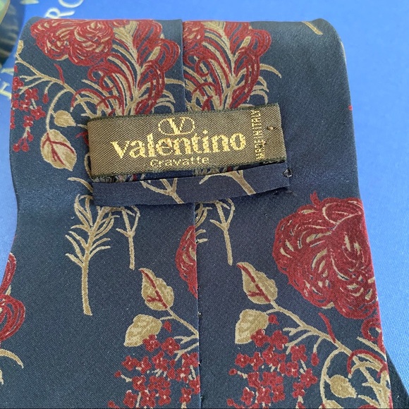 Valentino Garavani Silk Tie - Picture 3 of 5